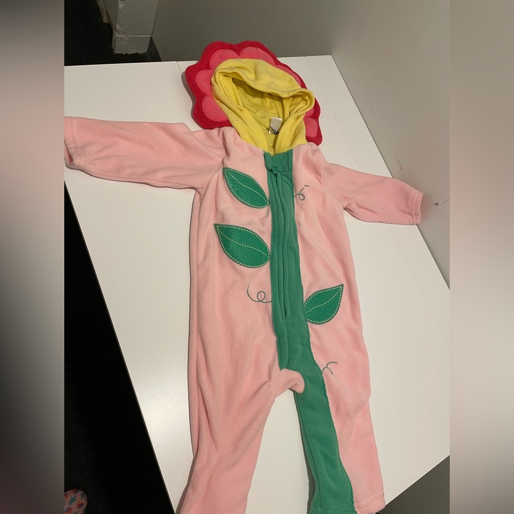 Old Navy Brand Baby Size 12-18 Months Flower Costume One Piece Hooded Zip Up